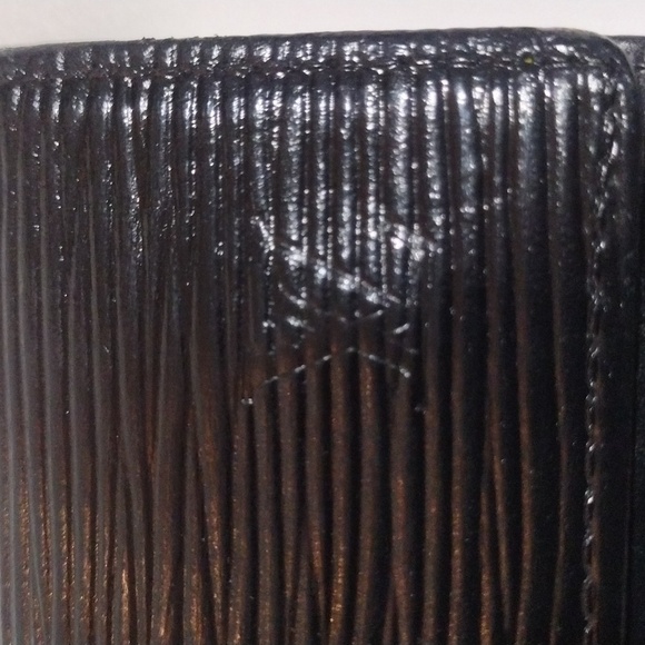 Authentic LV Black Epi Leather 6-Ring Key Holder – Vintage Luxury, 4"x3" - Picture 4 of 14